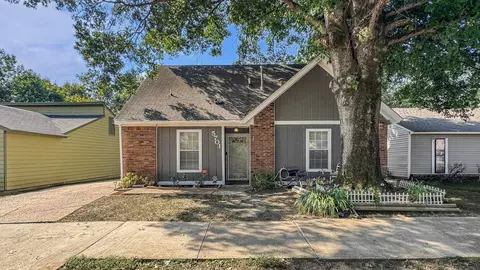 5701 Maple Tree Dr, Memphis, TN 38115