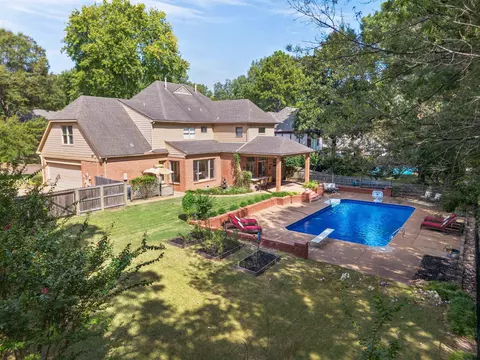 2800 E Levee Oaks Dr E, Collierville, TN 38017