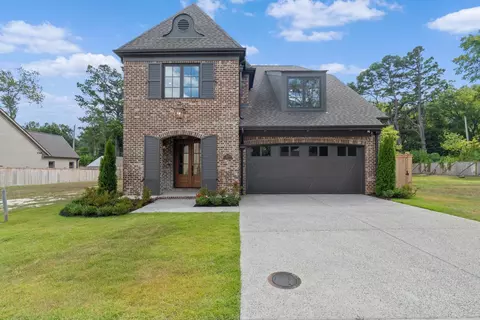 5009 Henry Heights Dr, Memphis, TN 38117