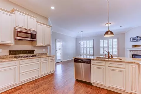 Kitchen - 4546 Craddle Hill Dr, Arlington, TN 38002 photo 4 of 4