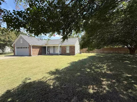 663 Tracy Rd, Millington, TN 38053