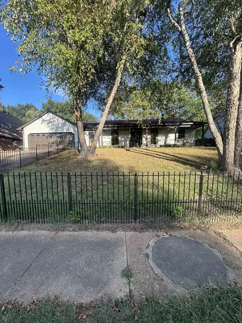 1012 Hunters Point Dr, Cordova, TN 38018