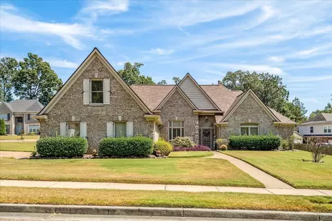 1636 Stable Run Dr, Cordova, TN 38016