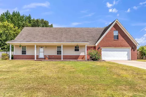 56 Madison Dr, Atoka, TN 38004
