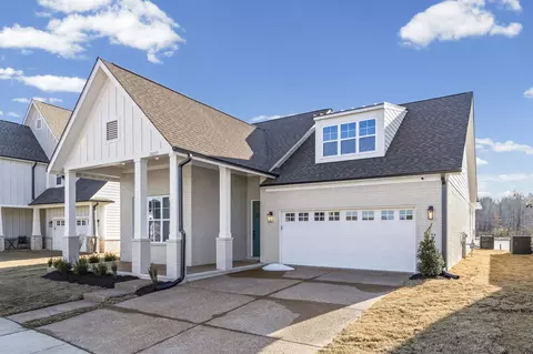 10217 Louanne Dr, Collierville, TN 38017