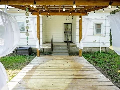 Exterior - 406 E Pleasant Ave, Covington, TN 38019 photo 3 of 5