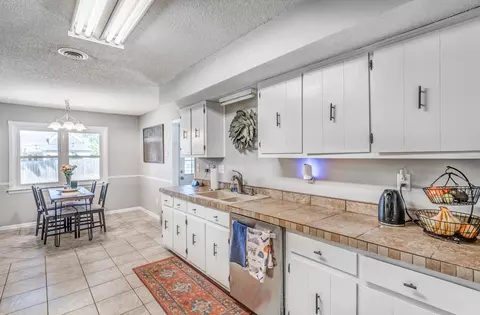 Kitchen - 154 Bancroft Ave, Collierville, TN 38017 photo 3 of 4