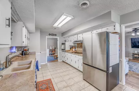 Kitchen - 154 Bancroft Ave, Collierville, TN 38017 photo 2 of 4