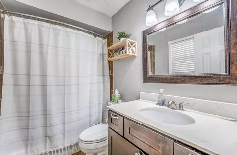 Bath - 154 Bancroft Ave, Collierville, TN 38017 photo 1 of 2