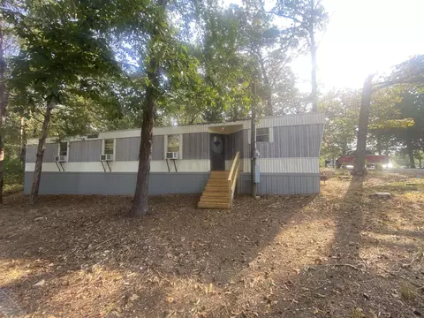 75 Kerri Dr, Crump, TN 38327