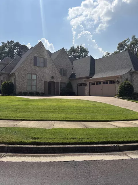9151 Orleans Walk Cv, Germantown, TN 38139