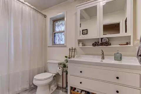 Bath - 7514 Third Rd, Bartlett, TN 38135 photo 2 of 2