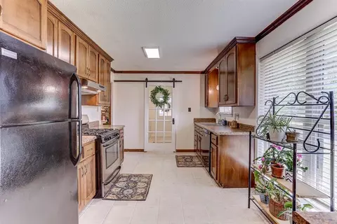 Kitchen - 7514 Third Rd, Bartlett, TN 38135 photo 3 of 4