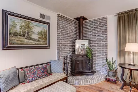 Living - 7514 Third Rd, Bartlett, TN 38135 photo 4 of 4