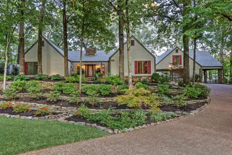 8437 Rembrook Dr, Cordova, TN 38016