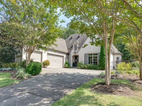 901 S Colbert Dr S, Collierville, TN 38017