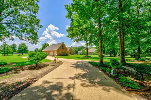 290 Sellers Dr, Oakland, TN 38060