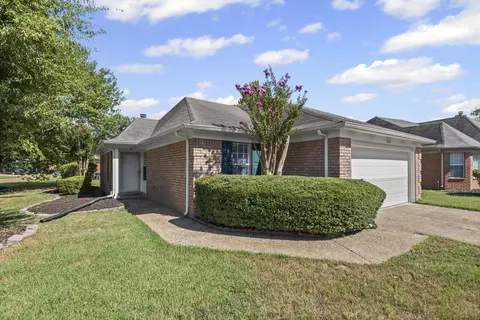 2268 Lake Springs Ln, Memphis, TN 38016