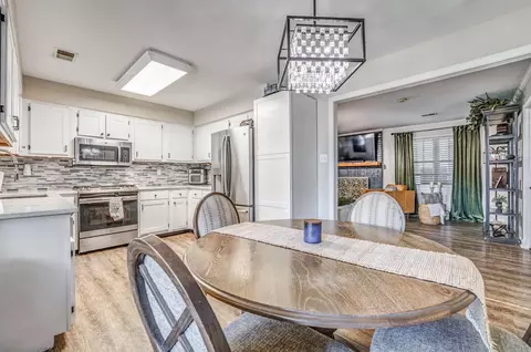Dining - 3038 Elmore Park Rd, Bartlett, TN 38134 photo 2 of 3