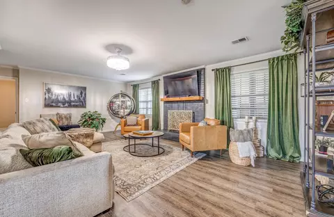 Living - 3038 Elmore Park Rd, Bartlett, TN 38134 photo 3 of 3