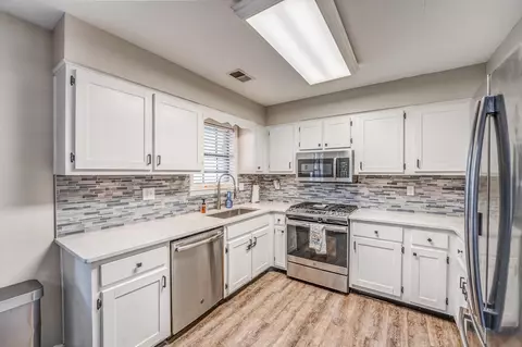 Kitchen - 3038 Elmore Park Rd, Bartlett, TN 38134 photo 1 of 2