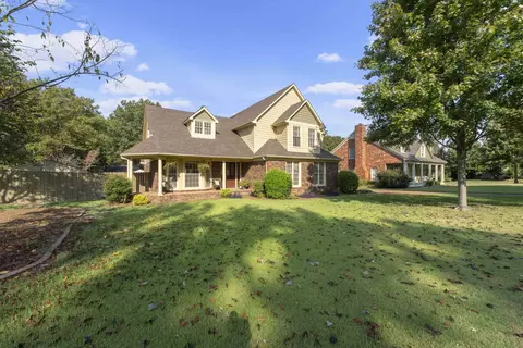 607 Forestdale Dr, Collierville, TN 38017