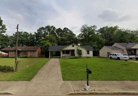 73 E Rollins Rd, Memphis, TN 38109