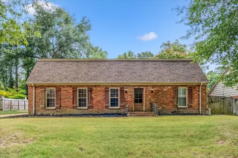 8043 Farmington Blvd, Germantown, TN 38138