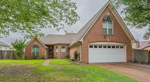 1533 Siskin Dr, Cordova, TN 38016