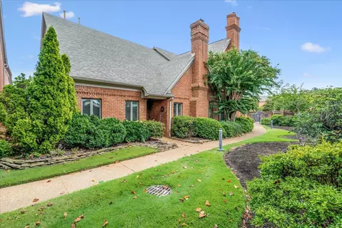 501 W Racquet Club Pl, Memphis, TN 38117