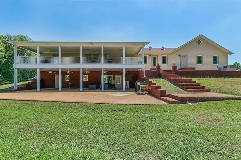 2625 Smokey Rd, Savannah, TN 38372