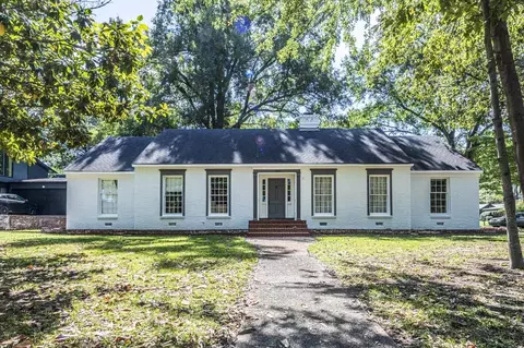 5575 Walnut Grove Rd, Memphis, TN 38120
