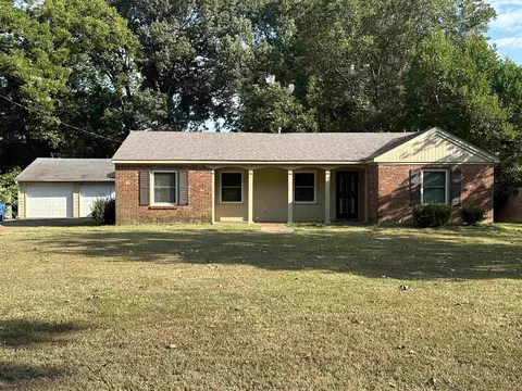 714 Sherrod Ave W, Covington, TN 38019