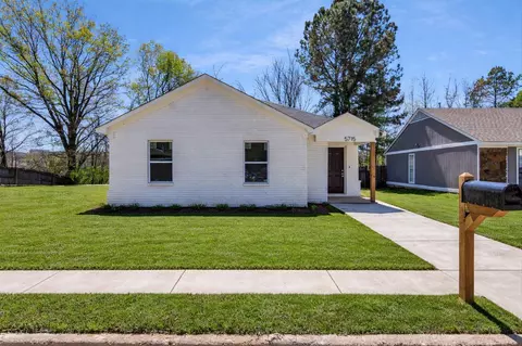 5715 Maple Tree Dr, Memphis, TN 38115