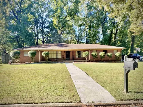 3836 Lakehurst Dr, Memphis, TN 38128