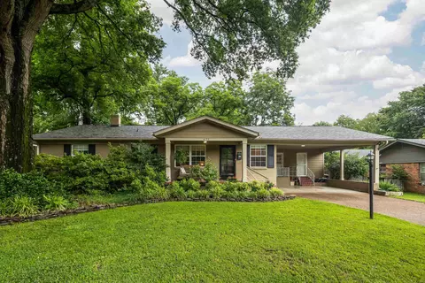 4152 Barfield Rd, Memphis, TN 38117