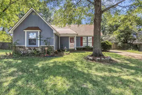 6267 Barwick Dr, Bartlett, TN 38134