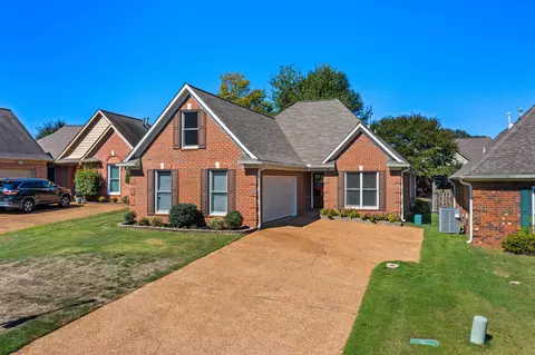 435 Fairway Oaks Dr, Hernando, MS 38632 photo 2