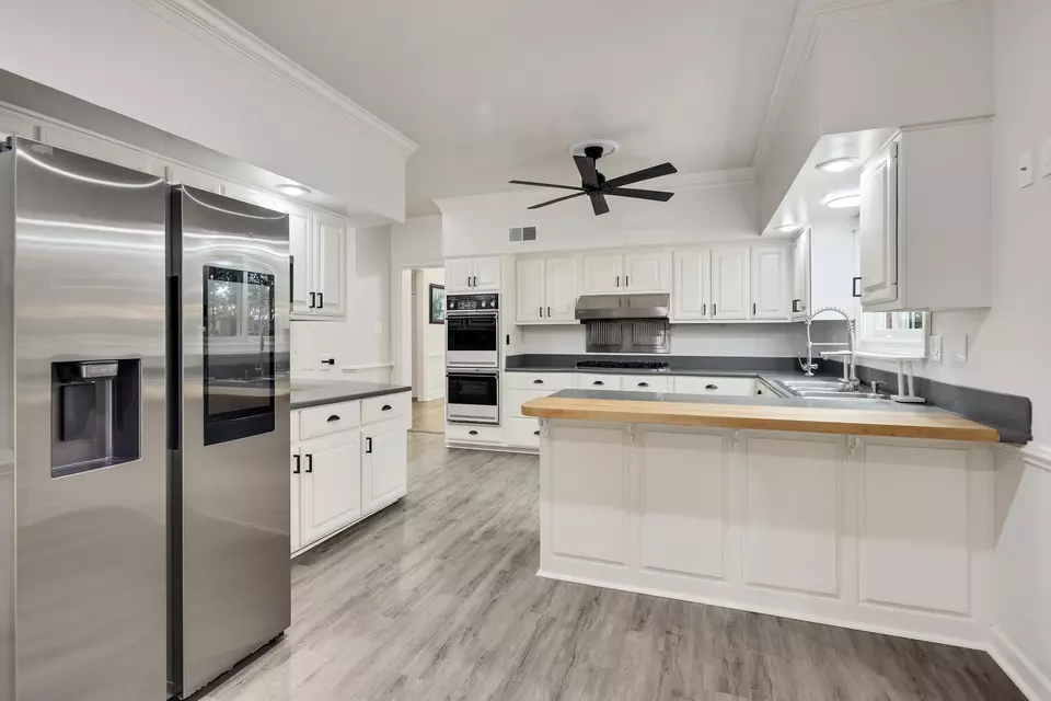 Kitchen - 10179 Frank Rd, Collierville, TN 38017 photo 2 of 2