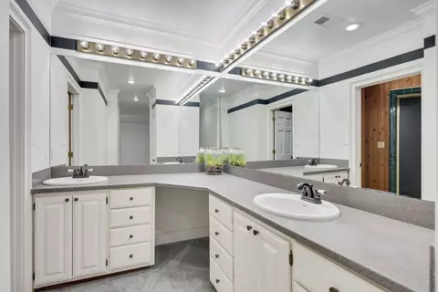Bath - 10179 Frank Rd, Collierville, TN 38017 photo 1 of 5