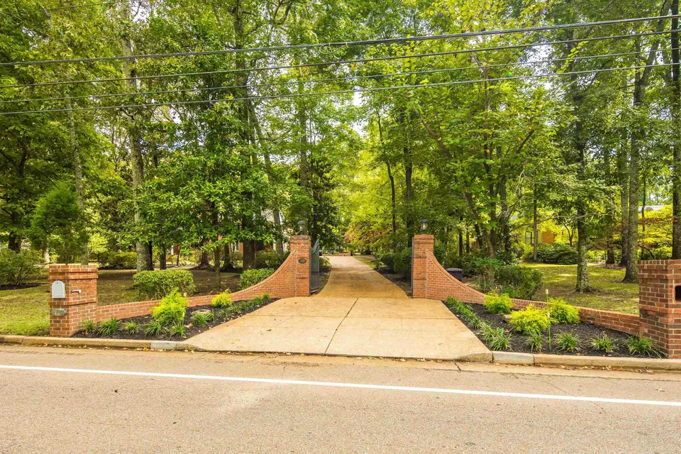 Exterior - 10179 Frank Rd, Collierville, TN 38017 photo 8 of 10