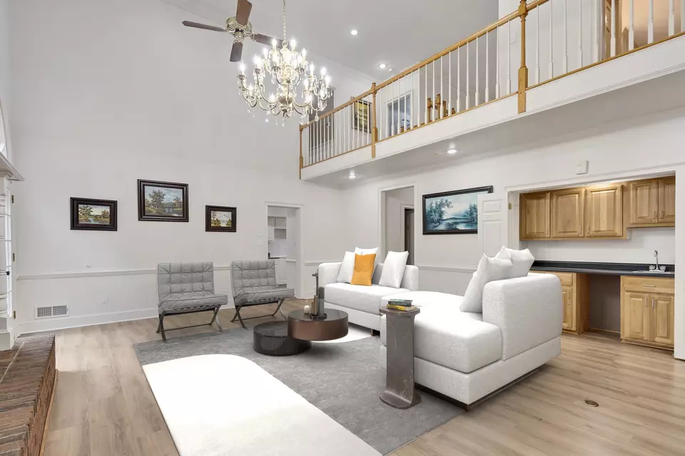 Living - 10179 Frank Rd, Collierville, TN 38017 photo 3 of 5