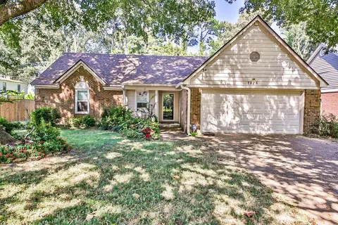 7828 Deerfield Trce, Memphis, TN 38133