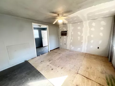 Living - 305 Damron Loop, Counce, TN 38326 photo 1 of 3