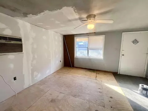 Living - 305 Damron Loop, Counce, TN 38326 photo 3 of 3