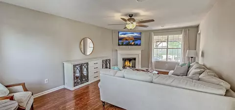 Living - 1482 Howling Dr, Collierville, TN 38017 photo 1 of 2