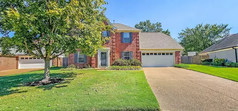 Exterior - 1482 Howling Dr, Collierville, TN 38017 photo 3 of 13