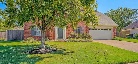 Exterior - 1482 Howling Dr, Collierville, TN 38017 photo 4 of 13