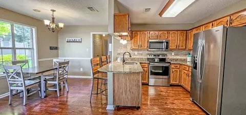 Kitchen - 1482 Howling Dr, Collierville, TN 38017 photo 3 of 4