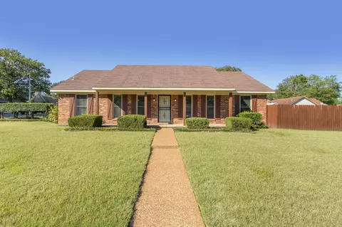 6770 Seven Valley Dr, Memphis, TN 38141